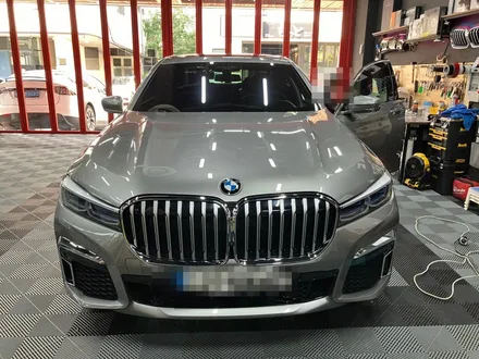 에스튠(아이나비 수원광교점) - BMW 740i__ 아이나비Z9500 2채널 블랙박스 장착 / 경기 수원 영통