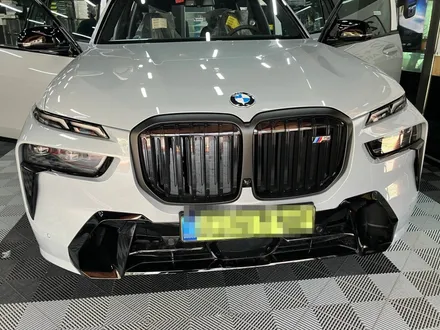 에스튠(솔라가드 프리미엄 수원이의점) - BMW X7 60i__제니스ir 신차 썬팅 / 아이나비qxd1플러스 + 커넥티드 + 케어셀 cz12A 보조배터리 / 경기 수원 영통