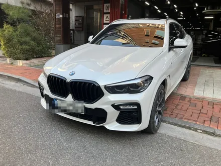 에스튠(아이나비 수원광교점) - BMW X6__아이나비QXD2, 커넥티드, 케어셀15A 보조배터리 / 경기 수원 영통