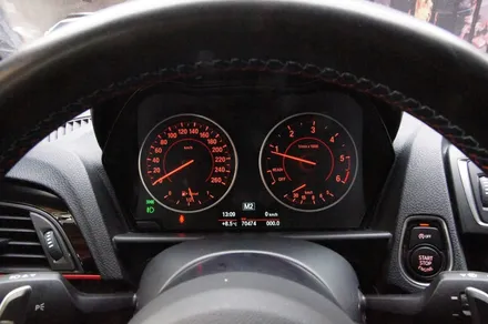 수원 에스튠 - BMW 118D NBT > ID6+8.8터치모니터 / M핸들+컬럼+열선스위치 / 수원, 광교, 동탄