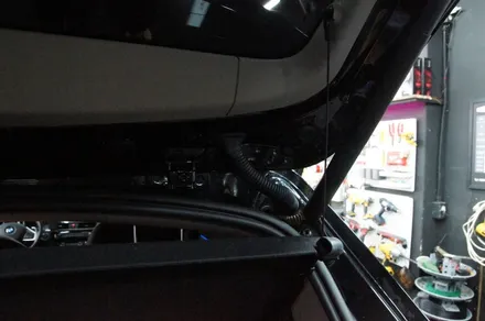 에스튠(아이나비 수원광교점) - BMW X1 __ 아이나비 Z9500(wifi동글,GPS) 2채널 블랙박스 장착 / 경기 수원 영통