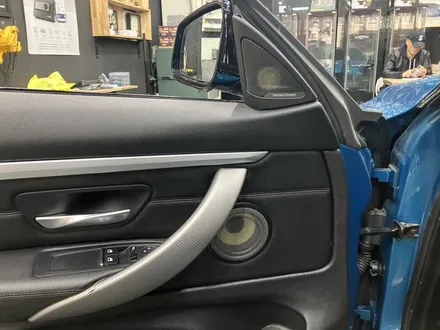 수원 에스튠 - BMW F32__ 포칼 IS100KL / 카플레이 활성화 / 신형키복사 / 경기 수원 영통