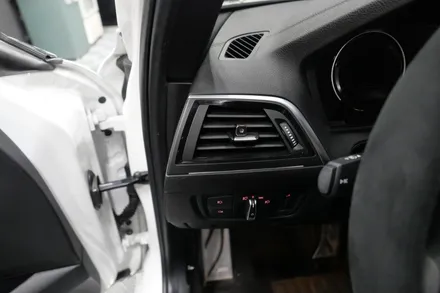BMW 118D -  8.8순정모니터 +순정카플레이 / RGB엠비언트 / 수원, 광교, 동탄