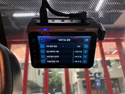 에스튠(아이나비 수원광교점) - BMW 3GT__아이나비 QXD2 블랙박스와 케어셀15A 보조배터리 / 경기 수원 영통