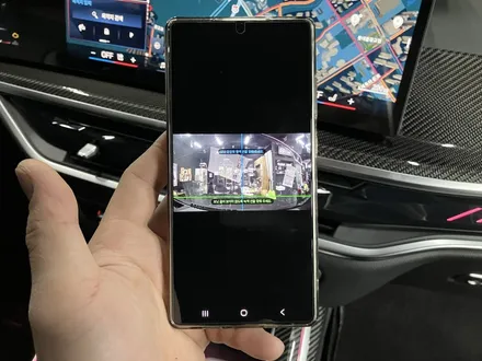 에스튠(아이나비 수원광교점) - BMW X7__아이나비 퀀텀3+커넥티드 + 보조배터리 장착 / 경기 수원 영통