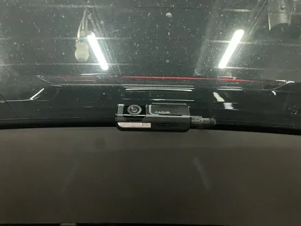 에스튠(아이나비 수원광교점) - BMW X7__아이나비 퀀텀4,커넥티드,케어셀15A 보조배터리 장착 / 경기 수원 영통