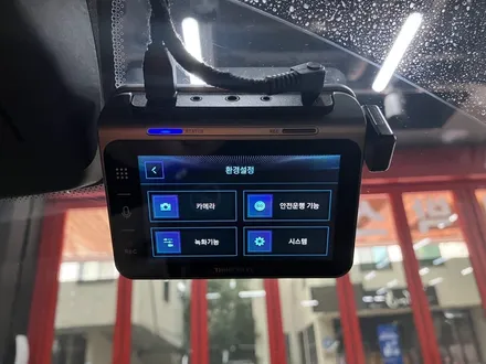에스튠(아이나비 수원광교점) - BMW X3__아이나비QXD2 + 보조배터리 / BC버튼,오토하이빔버튼 고장수리 / 경기 수원 영통