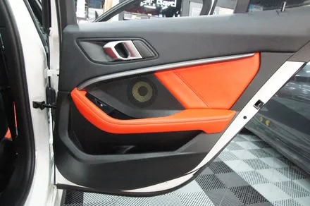 수원 에스튠 - BMW M135i__포칼 IS100KL 1,2열,센터,바닥우퍼 교체 / 수원, 광교, 동탄