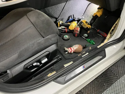 수원 에스튠 - BMW F20__순정컴포트엑세스 / 리눅스 터치모니터 / 룸미러형 블랙박스 / 광각미러 / 경기 수원 영통