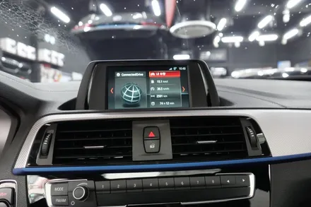 BMW 118D쉐도우 - 순정8.8터치모니터 + 애플카플레이 풀스크린 활성화 / 수원, 광교, 동탄