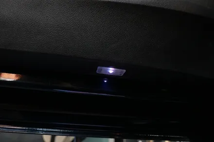 BMW 118D 도어로고라이트 / 열선핸들장착(컬럼+스위치) / 피에조부저 / 수원, 광교, 동탄