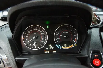 에스튠 - BMW 118D __ 열선, 크루즈 활성화(핸들,컬럼,스위치장착) / 시거잭추가 / 수원, 광교, 동탄