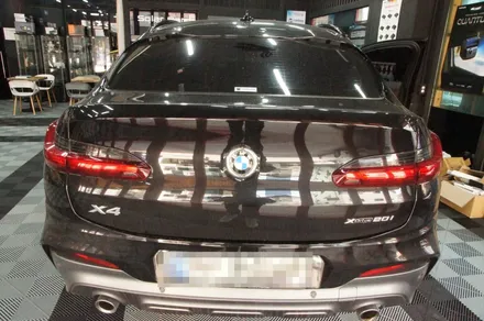 에스튠(아이나비 수원광교점) - BMW X4/G01 __ 아이나비 QXD1 + 보조배터리(더블독12AP) / 수원, 광교, 동탄
