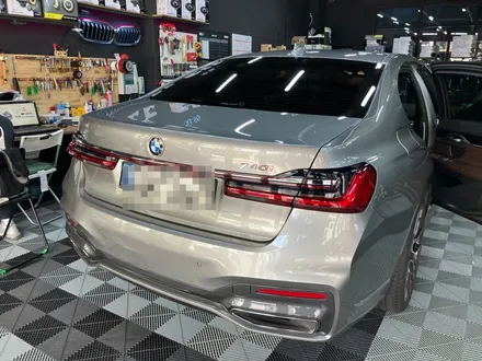 에스튠(아이나비 수원광교점) - BMW 740i__ 아이나비Z9500 2채널 블랙박스 장착 / 경기 수원 영통