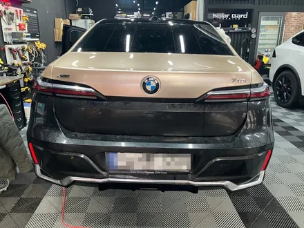 에스튠(아이나비 수원광교점) - BMW 740 / G70 _ 아이나비QXD1플러스+커넥티드+보조배터리 / 경기 수원 영통