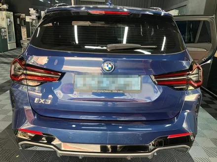 에스튠(아이나비 수원광교점) - BMW ix3 __ 아이나비 z9900 + 케어셀 보조배터리 장착 / 경기 수원 영통