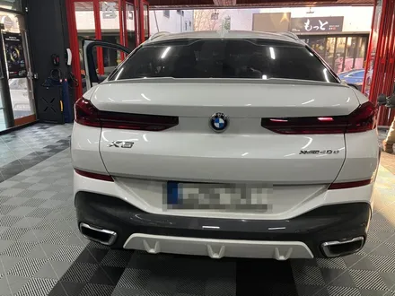 에스튠(아이나비 수원광교점) - BMW X6__아이나비QXD2,커넥티드,케어셀15A 보조배터리 / 경기 수원 영통