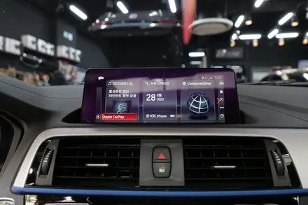 BMW 118D쉐도우 - 순정8.8터치모니터 + 애플카플레이 풀스크린 활성화 / 수원, 광교, 동탄