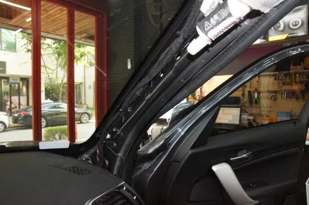 에스튠(아이나비 수원광교점) - BMW X3/G01__아이나비 Z9500(동글,gps포함) + 더블독12AP 보조배터리 장착 / 경기 수원 영통