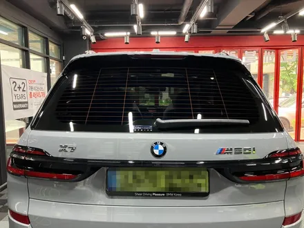 에스튠(솔라가드 프리미엄 수원이의점) - BMW X7 60i__제니스ir 신차 썬팅 / 아이나비qxd1플러스 + 커넥티드 + 케어셀 cz12A 보조배터리 / 경기 수원 영통