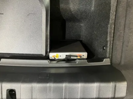 에스튠(아이나비 수원광교점) - BMW i4__아이나비QXD ,커넥티드, 케어셀15A 보조배터리 / M버튼 장착 / 경기 수원 영통