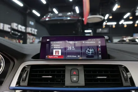 BMW 118D쉐도우 - 순정8.8터치모니터 + 애플카플레이 풀스크린 활성화 / 수원, 광교, 동탄