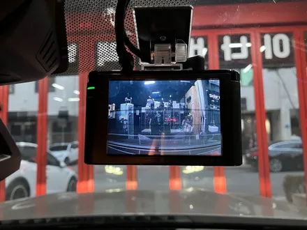 에스튠(아이나비 수원광교점) - BMW 740Li _ 아이나비 Z1000 2채널 블랙박스 장착 / 경기 수원 영통