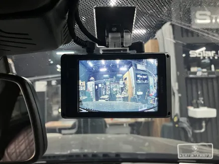 에스튠(아이나비 수원광교점) - BMW 730d__아이나비 z1 2채널 블랙박스 / 경기 수원 영통