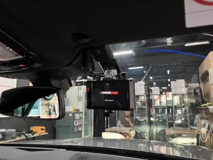 에스튠(아이나비 수원광교점) - BMW 740i__ 아이나비Z9500 2채널 블랙박스 장착 / 경기 수원 영통