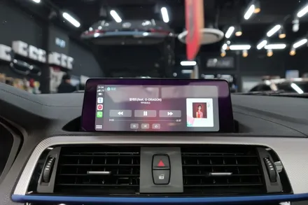 BMW 118D쉐도우 - 순정8.8터치모니터 + 애플카플레이 풀스크린 활성화 / 수원, 광교, 동탄