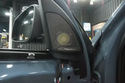 수원 에스튠 - BMW X1 __ 포칼 IS100KL 도어, 센터스피커 교체 / 하만카돈 트위터커버 장착 / 수원, 광교, 동탄