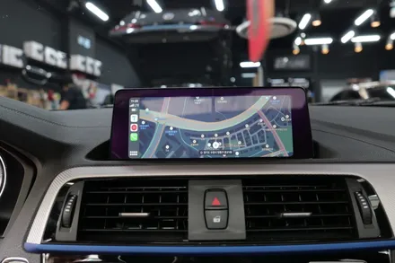 BMW 118D쉐도우 - 순정8.8터치모니터 + 애플카플레이 풀스크린 활성화 / 수원, 광교, 동탄