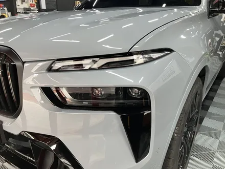 에스튠(솔라가드 프리미엄 수원이의점) - BMW X7 60i__제니스ir 신차 썬팅 / 아이나비qxd1플러스 + 커넥티드 + 케어셀 cz12A 보조배터리 / 경기 수원 영통