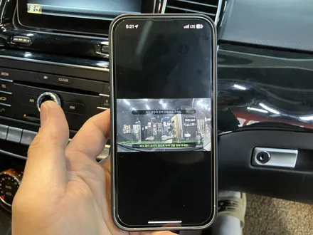 에스튠(아이나비 수원광교점) - 벤츠 GLE 350d__아이나비 퀀텀3 + 커넥티드 + 케어셀12A 보조배터리 / 경기 수원 영통