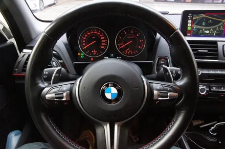 수원 에스튠 - BMW 118D NBT > ID6+8.8터치모니터 / M핸들+컬럼+열선스위치 / 수원, 광교, 동탄