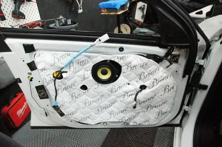 수원 에스튠 - BMW M135i__포칼 IS100KL 1,2열,센터,바닥우퍼 교체 / 수원, 광교, 동탄