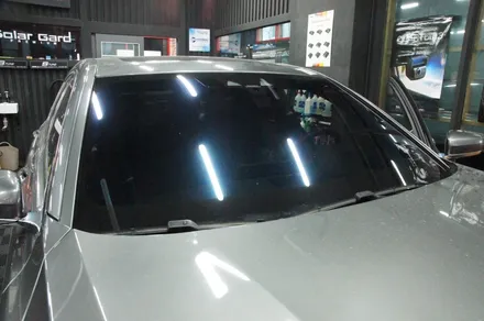 에스튠(아이나비 수원광교점) - BMW 750li__ 아이나비 z9000 2채널 블랙박스 교체 / 전면썬팅 재시공 / 수원, 광교, 동탄