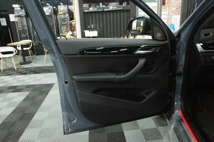 수원 에스튠 - BMW X1 __ 포칼 IS100KL 도어, 센터스피커 교체 / 하만카돈 트위터커버 장착 / 수원, 광교, 동탄