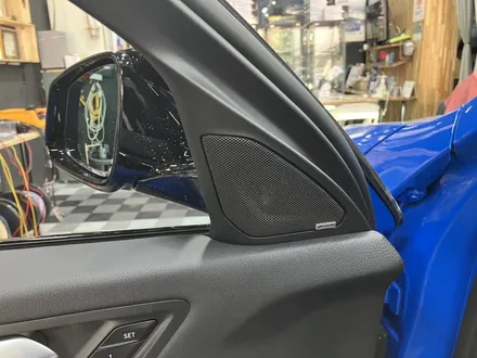 수원 에스튠 - BMW F40 __ AVI BM-100 MK II 도어, 센터스피커 교체 / 경기 수원 영통