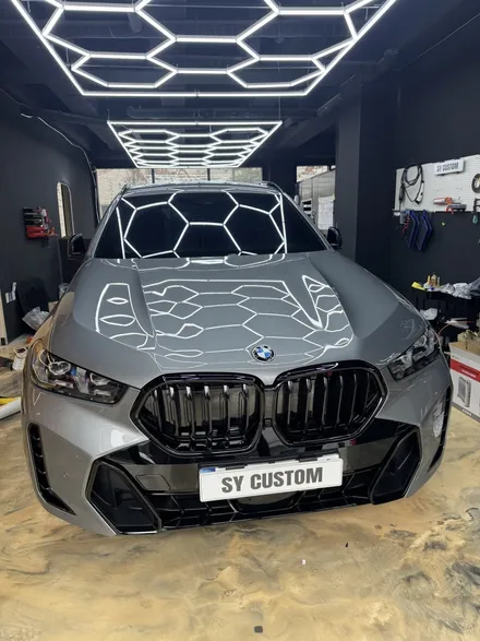 김포 크롬죽이기 BMW X6 G06 몰딩랩핑 & 실내 우드트림 랩핑 시공 | 3M2080 브러쉬 블랙 메탈릭 + KingDom ONE PPF | SY CUSTOM / 경기 김포
