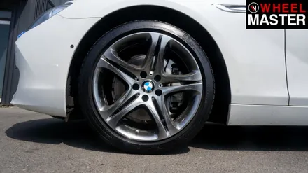 자동차 휠기스가 생긴  휠을 고스트크롬 컬러로 복원된 휠로 교체한 BMW 640d / 일산 휠복원 / 파주,일산