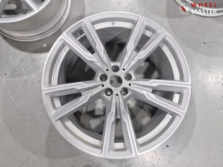 BMW X5 M60I 747M 22\