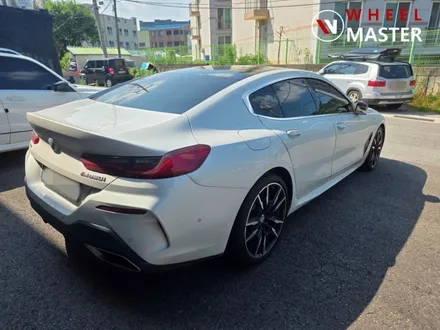 BMW M850I 포트홀 충격으로 심각한 휠굴절 수리 (열변형없는 휠굴절수리) / 파주,일산