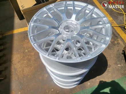 벤츠 휠도색 / 벤츠 C63AMG 잘못된 휠복원 완전박리후 검정유광 휠도색 / 파주,일산