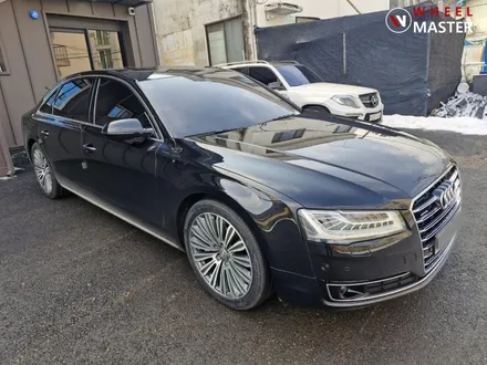 아우디 A8L 55TFSI 20\
