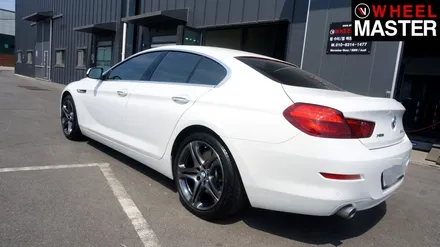 자동차 휠기스가 생긴  휠을 고스트크롬 컬러로 복원된 휠로 교체한 BMW 640d / 일산 휠복원 / 파주,일산