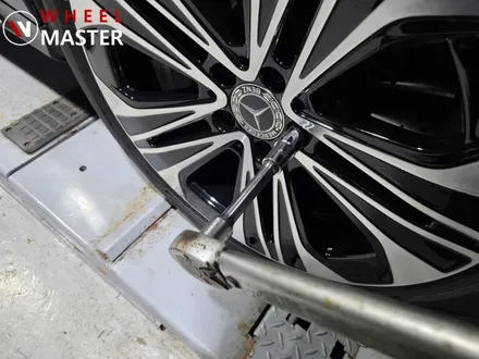 벤츠 신형 E클래스 W214 E350e 주차기스로 인한 다이아컷팅휠복 / 파주,일산