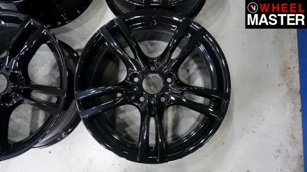 흰색차량에 검정유광 휠도색을 통해 포인트를 준 BMW328i / 일산휠도색 / 파주,일산