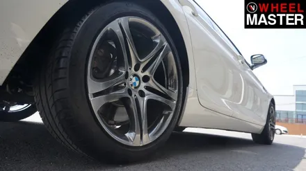 자동차 휠기스가 생긴  휠을 고스트크롬 컬러로 복원된 휠로 교체한 BMW 640d / 일산 휠복원 / 파주,일산