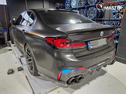 BMW M5 20\